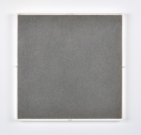 Giovanni Anselmo , Particolare del lato in alto della prima I di infinito, 1975, Marian Goodman Gallery