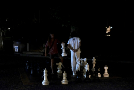 Alain Guiraudie, Joueurs d’échecs nuit Locarno, 2022 , Galerie Buchholz