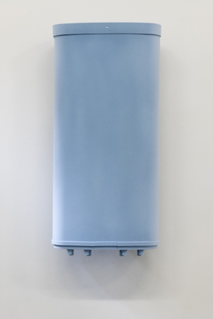 Yngve Holen, 5G Amphenol 0.9 Sky Blue, 2023 , Galerie Neu