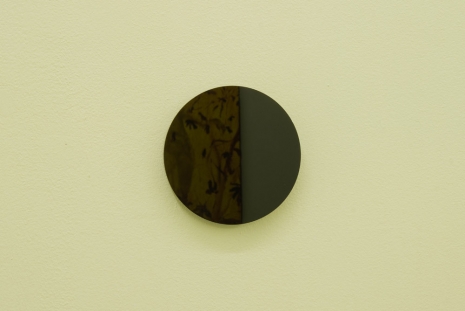 Charlotte Moth, Peeping mirror, 2023 , Galería Marta Cervera