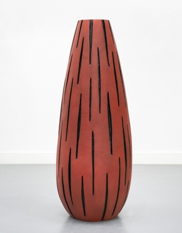 David Nash , Lined Red Egg, 2023 , Galerie Lelong & Co.