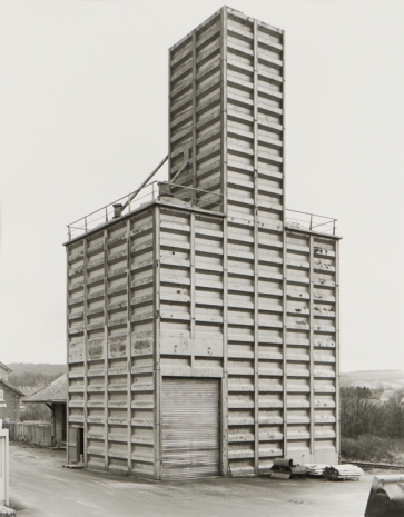 Bernd & Hilla Becher, Grain Elevator, Samer - Boulogne-sur-Mer, F, 2000 , Sprüth Magers