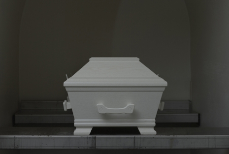 Morten Andenæs, Dark room, white casket, 2023 , Galleri Riis