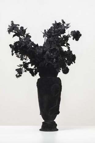 Kim Simonsson , Centerpiece, 2022 , Galerie Forsblom