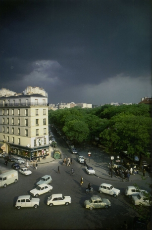 Joel Meyerowitz, Paris, 1967 , Howard Greenberg Gallery