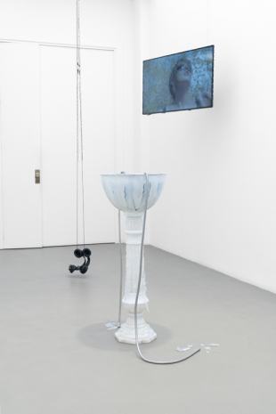 Lou Fauroux, #001 (The mute Fountain) / WhatRemains, Ch. II, The Dance Until the End of the World, 2023, Galerie Chantal Crousel