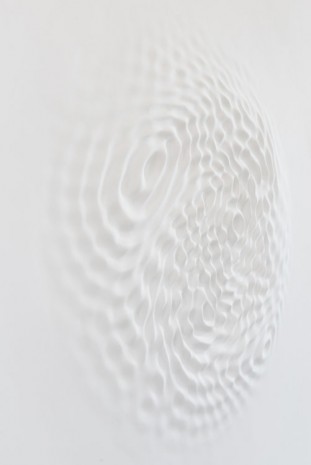 Loris Cecchini, Wallwave vibration (asynchronous emotion), 2012, Galleria Continua