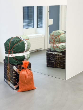 Maia Ruth Lee , Bondage Baggage Thread I, 2024 , Mai 36 Galerie