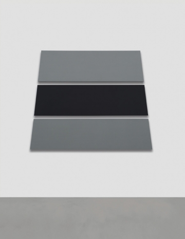 Alan Charlton , Trapezium in 3 Parts with 2 Greys, 2021 , A arte Invernizzi
