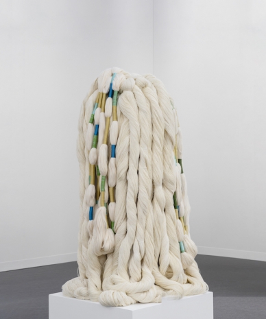 Sheila Hicks , Only snow can save us, 2013/2023, galerie frank elbaz
