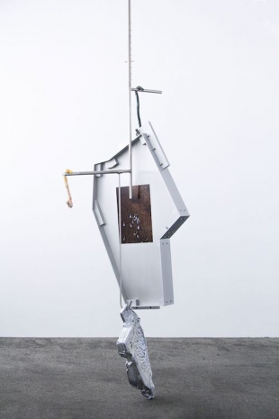 Nairy Baghramian, S'accrochant (bai foncé), 2024 , Hauser & Wirth