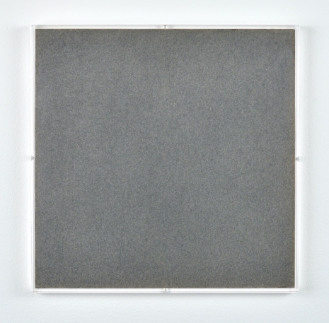Giovanni Anselmo , Particolare del lato in alto della prima I di infinito, 1975 , Marian Goodman Gallery