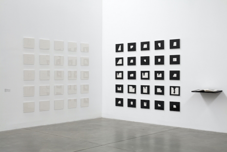 Iñaki Bonillas, Fotografías delineadas, 2005, Galerie Nordenhake