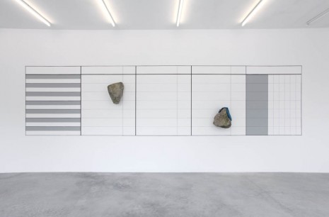 Gabriel Kuri, Punto línea en paisaje vertical, 2013, Galleria Franco Noero