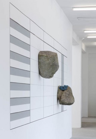 Gabriel Kuri, Punto línea en paisaje vertical, 2013, Galleria Franco Noero
