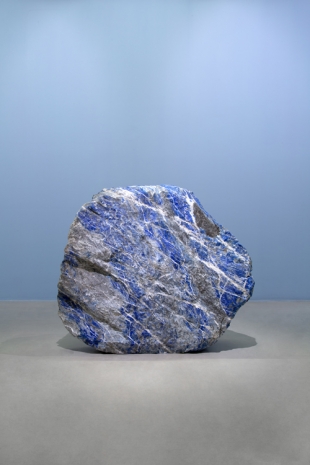 Alicja Kwade, Blue Days Dust, 2024, Mennour