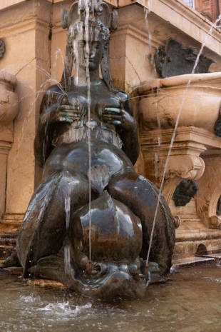 Nan Goldin, Diana in the fountain, 2024 (detail), Gagosian