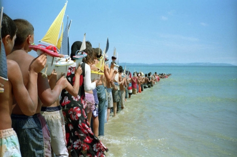 Francis Alÿs (in collaboration with Rafael Ortega, Julien Devaux, Felix Blume, Ivan Boccara, Abbas Benheim, Fundación Montenmedio Arte, and children of Tangier and Tarifa), Don't Cross the Bridge Before You Get to the River (Strait of Gibraltar, Morocco-Spain), 2008, David Zwirner