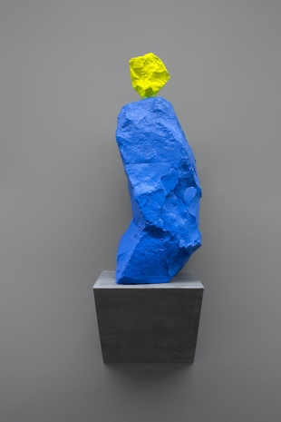 Ugo Rondinone, yellow blue nun, 2024, Mennour