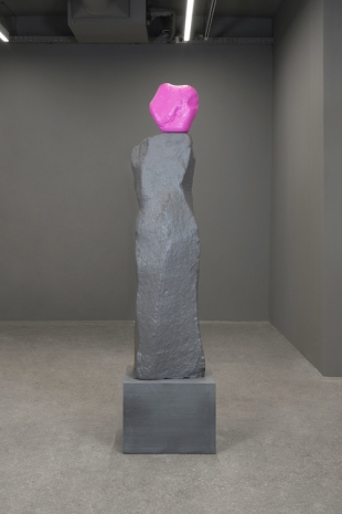 Ugo Rondinone, pink grey nun, 2024, Mennour