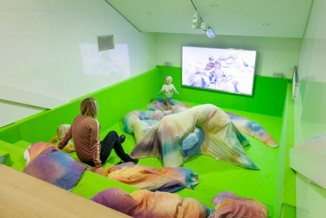 Melanie Bonajo, TouchMETell, 2019, AKINCI