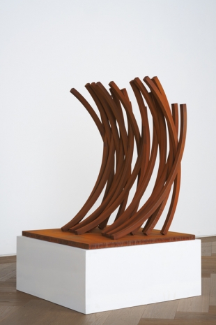 Bernar Venet, 84.5°Arc x 20, 2025, Perrotin