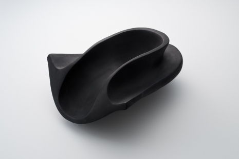 Akane Saijo , goodbye pillow, 2015 , BLUM