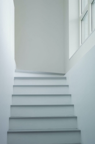 Morten Andenæs, Fra kjelleren, mot veggen, 2025 , Galleri Riis