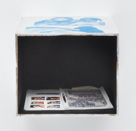 Henrik Olesen, Food chain incl. prehistoric animals: crocodiles, companion species, dinosaur, 2025 , Galerie Buchholz