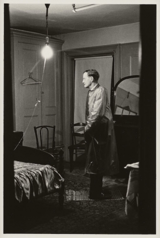 Diane Arbus, The Backwards Man in his hotel room, N.Y.C., 1961, David Zwirner