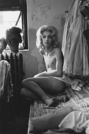 Diane Arbus, Female impersonator on bed, N.Y.C., 1961, David Zwirner