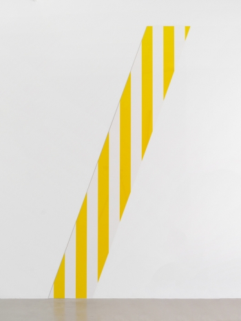 Daniel Buren, Oblique et vertical à la fois : Bas-relief situé - DBPF96, 2025, Mennour
