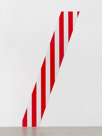 Daniel Buren, Oblique et vertical à la fois : Bas-relief situé - DBPF101, 2025, Mennour