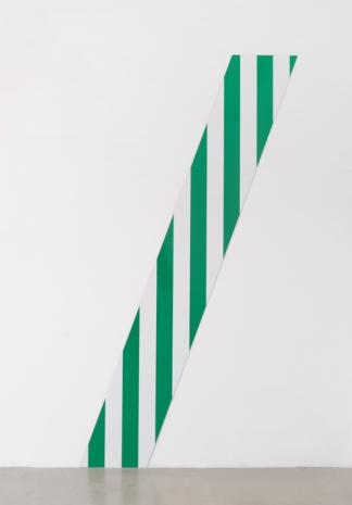 Daniel Buren, Oblique et vertical à la fois : Bas-relief situé - DBPF102, 2025, Mennour
