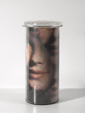 Marcel Broodthaers , Pot avec visages, 1965 , The Mayor Gallery