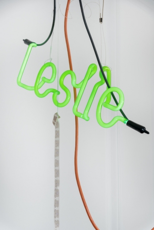 Jason Rhoades , Emmanuelle - Two-wheel wagon-wheel chandelier (Leslie, Lobster Claw ), 2004, NO NAME