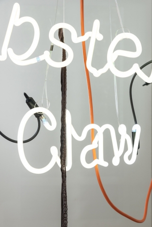 Jason Rhoades , Emmanuelle - Two-wheel wagon-wheel chandelier (Leslie, Lobster Claw ), 2004, NO NAME