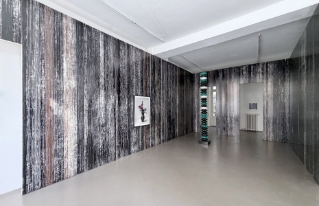 Gregor Hildebrandt, Das New Yorker Zimmer (Il cielo ...), 2020 , Galerie Mezzanin