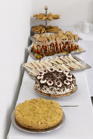 Manfred Pernice, ESTREL; quattro stagioni, 2002 , Galerie Neu