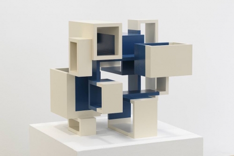 Krijn de Koning, Tumbling Work (Blue/White), 2025, Slewe Gallery