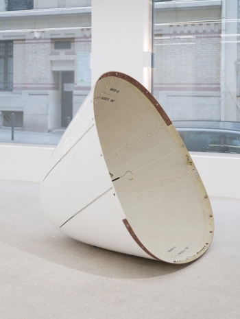 Ruoxi Jin, Éternuement télépathique, 2025, Mennour