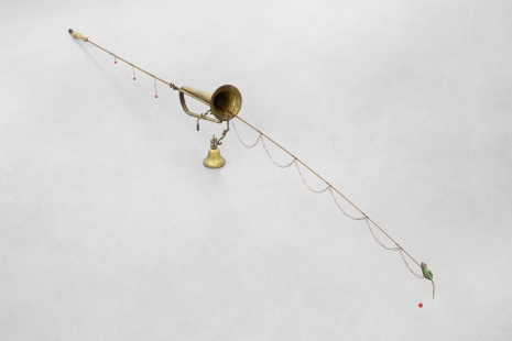 Ruoxi Jin, Une oreille pendant le vol, 2025 , Mennour