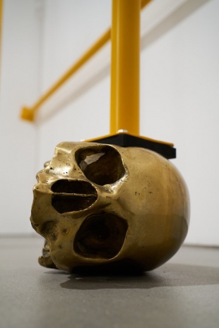 Carlos Aires , IL MONDO (SKULL II), 2022 , Sabrina Amrani