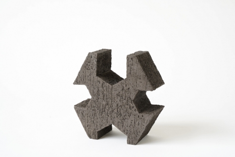 Timo Nasseri , Teardrop Vessel #140, 2024 , Sabrina Amrani