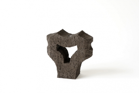 Timo Nasseri , Teardrop Vessel #129, 2024 , Sabrina Amrani