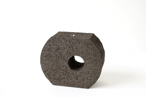 Timo Nasseri , Teardrop Vessel #148, 2024 , Sabrina Amrani