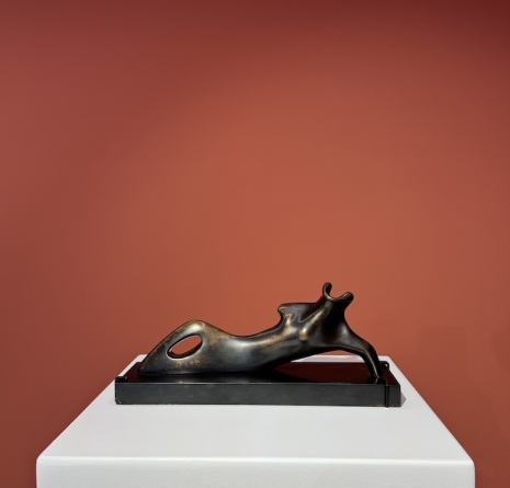 Henry Moore, , , Hindergässli