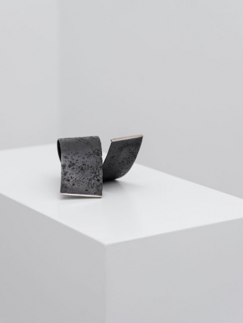 Tone Vigeland, Bracelet, 1996 , Galleri Riis