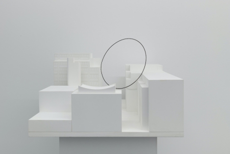 Isa Genzken, Ring, 1988, Galerie Buchholz