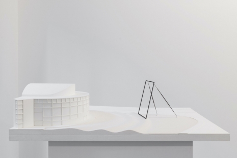 Isa Genzken, Spiegel (Mirror), 1992, Galerie Buchholz